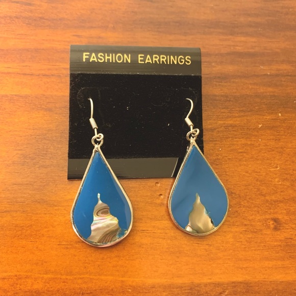 Vintage blue enamel and abalone dangle earrings from Mexico - Picture 2 of 8